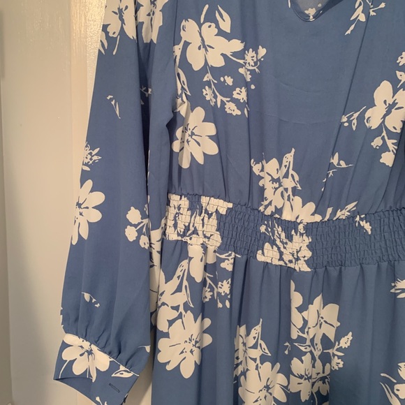 Brand new Dress - Picture 2 of 5